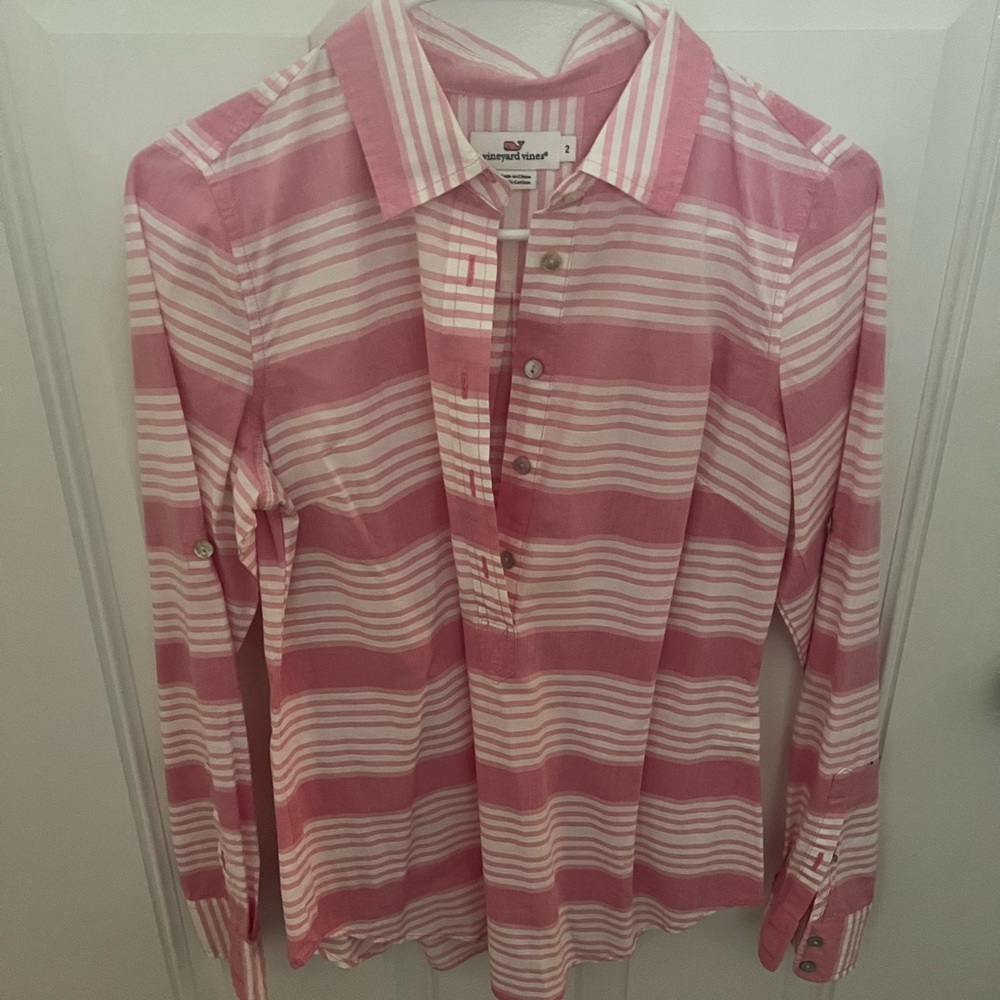 Vineyard Vines pink and white 5 button down shirt with roll up sleeves